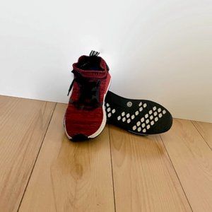 Lace up lightweight running sneakers